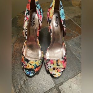 Charlotte Russe Women’s size 8 (5 inch) floral print heels 👠 🤩😍